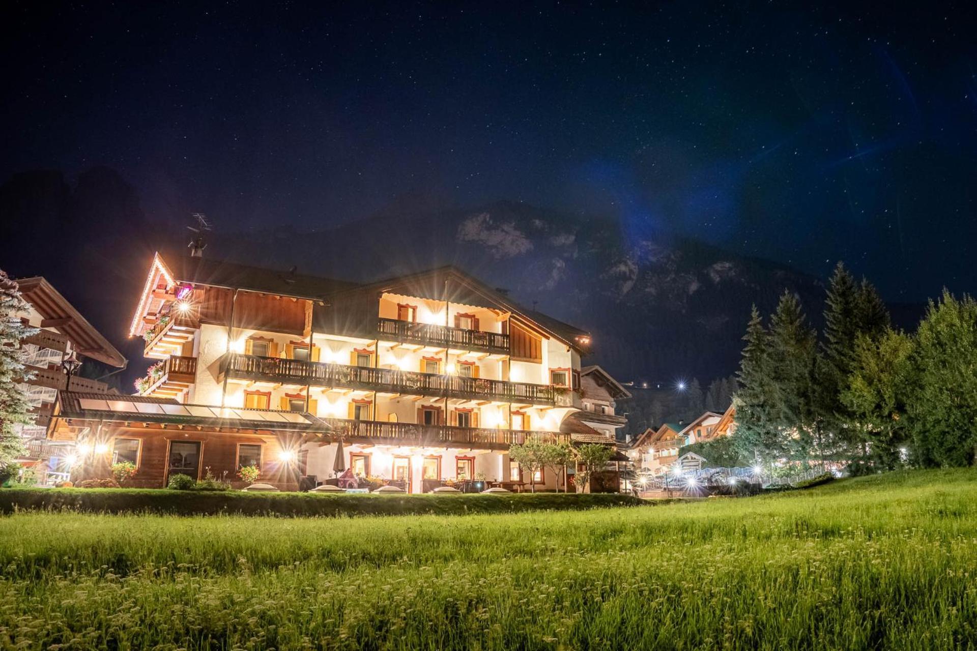 Bed and Breakfast Garni Letizia Campitello di Fassa Exteriér fotografie